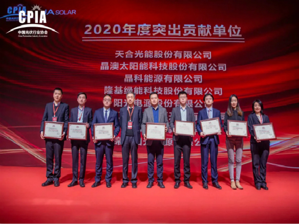 全體看過來！謝謝，謝謝！謝謝~