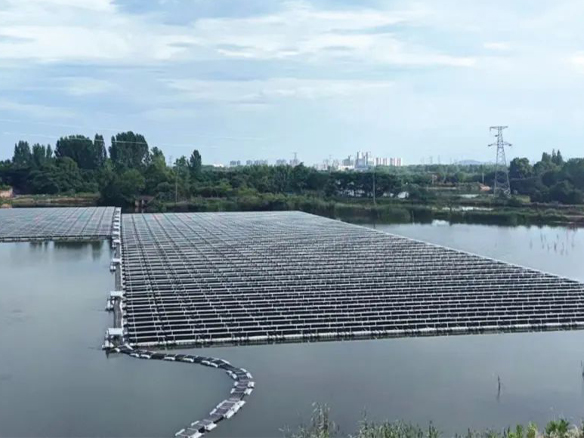 全球足跡 | 運(yùn)行2年，陽光能源打造水面光伏電站的“克萊因藍(lán)”樣本